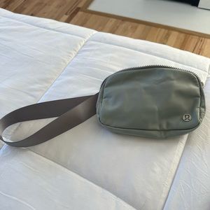LULULEMON EVERYWHERE BELT BAG